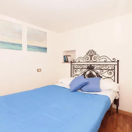 بيت للعطل Charming Typical House Con Box