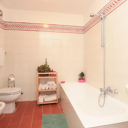 بيت للعطل Charming Typical House Con Box *