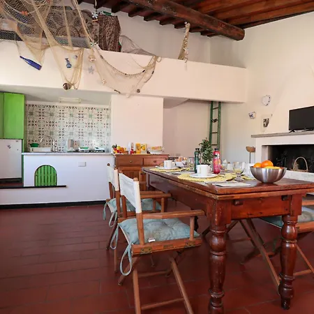 بيت للعطل Charming Typical House Con Box مونتيمارتشيلو